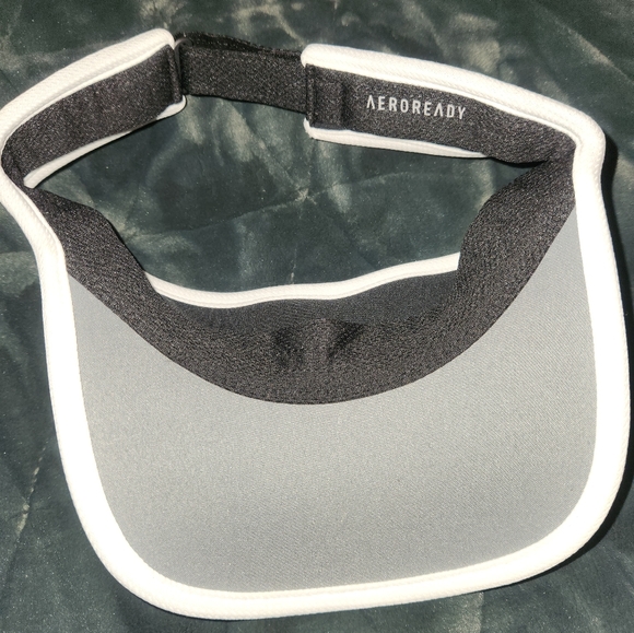 Adidas visor - Picture 3 of 3